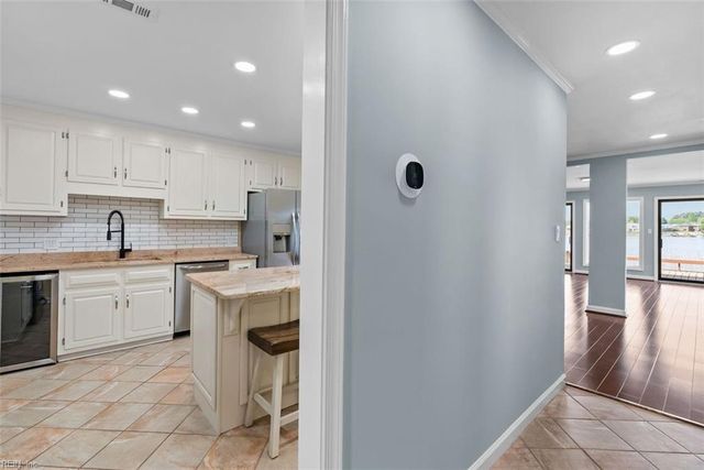 68 Sandie Point LN, Portsmouth, VA 23701