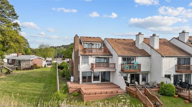 68 Sandie Point LN, Portsmouth, VA 23701