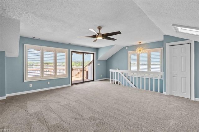 68 Sandie Point LN, Portsmouth, VA 23701