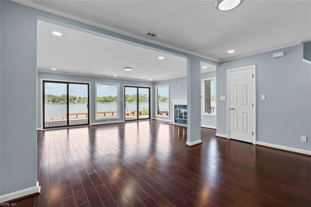 68 Sandie Point LN, Portsmouth, VA 23701