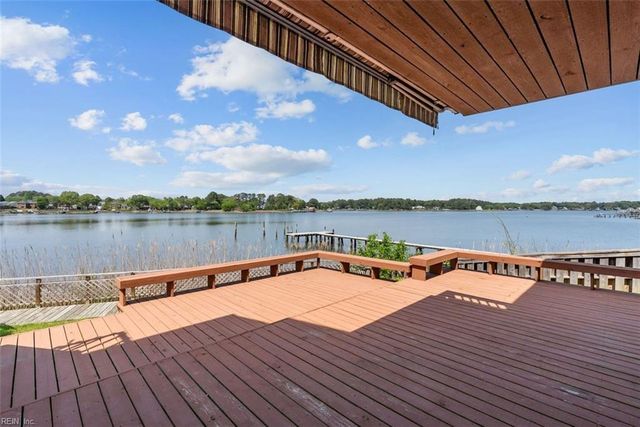 68 Sandie Point LN, Portsmouth, VA 23701