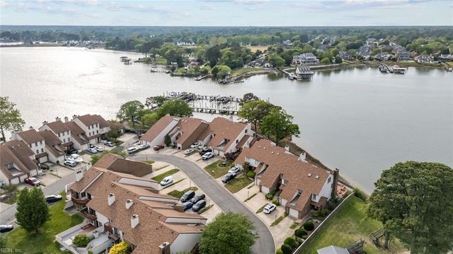 68 Sandie Point LN, Portsmouth, VA 23701