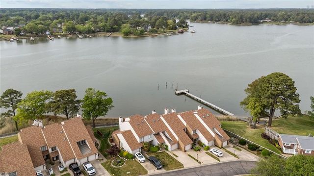 68 Sandie Point LN, Portsmouth, VA 23701