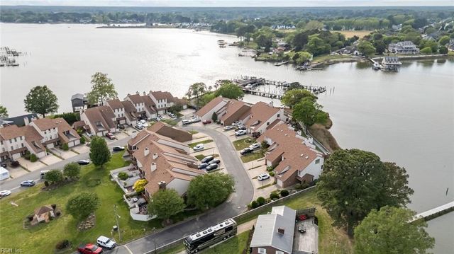 68 Sandie Point LN, Portsmouth, VA 23701