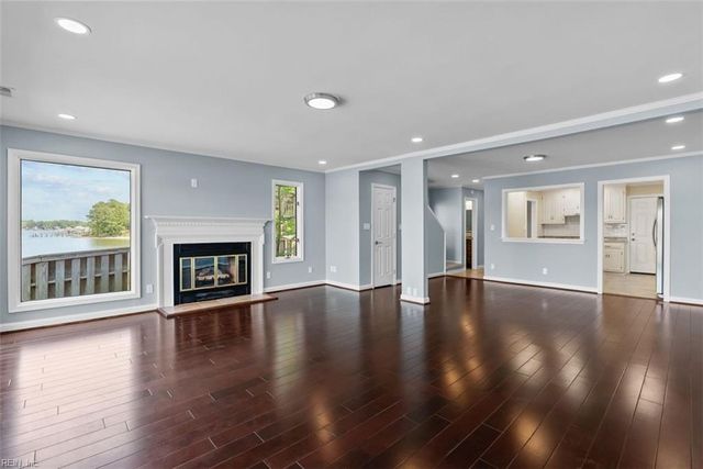 68 Sandie Point LN, Portsmouth, VA 23701