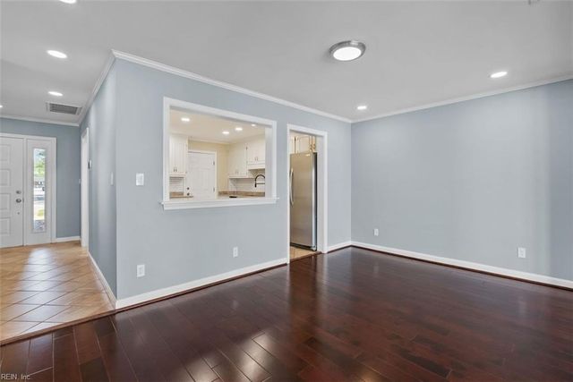 68 Sandie Point LN, Portsmouth, VA 23701