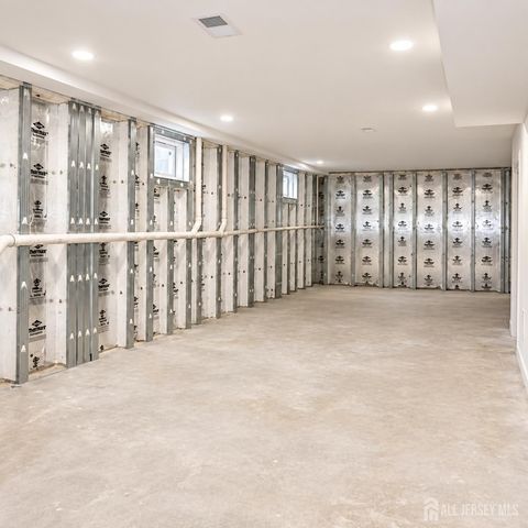 46 Foyer Street, Edison, NJ 08817