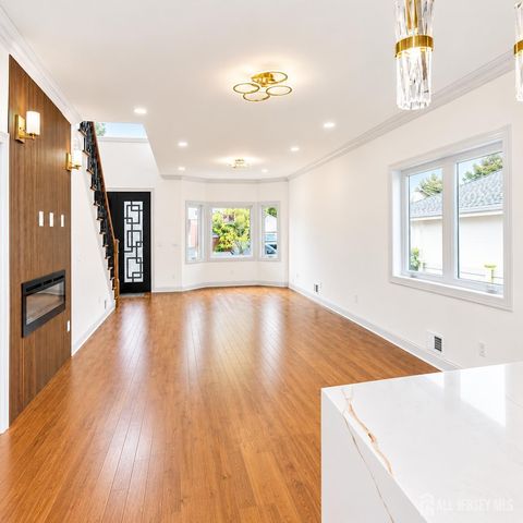 46 Foyer Street, Edison, NJ 08817