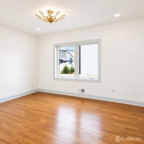 46 Foyer Street, Edison, NJ 08817