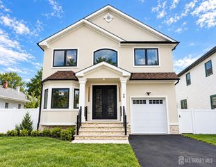 46 Foyer Street, Edison, NJ 08817