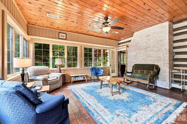 1925 Laurel Park Highway, Hendersonville, NC 28739