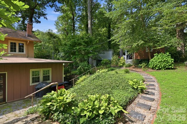 1925 Laurel Park Highway, Hendersonville, NC 28739