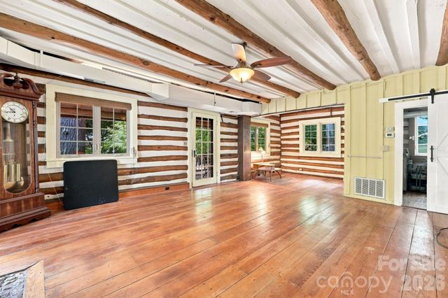 1925 Laurel Park Highway, Hendersonville, NC 28739