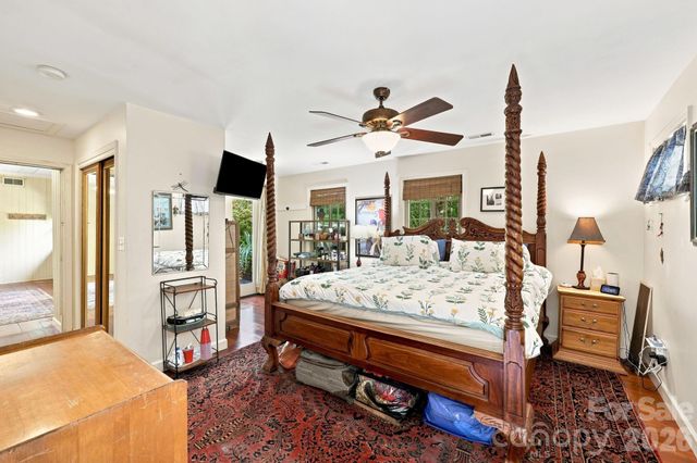 1925 Laurel Park Highway, Hendersonville, NC 28739