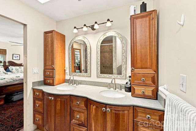 1925 Laurel Park Highway, Hendersonville, NC 28739