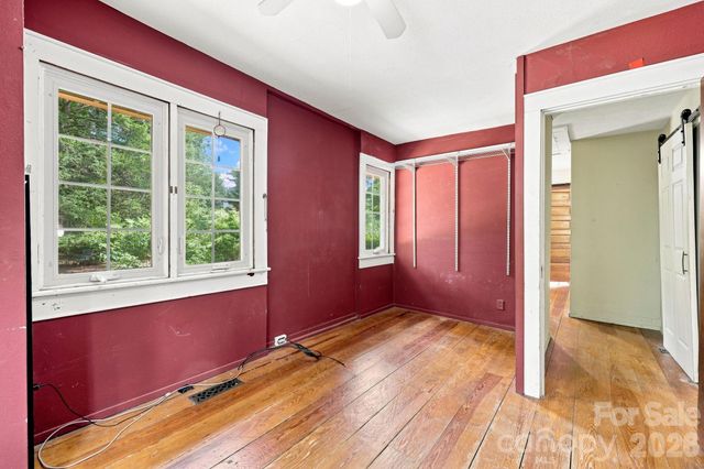 1925 Laurel Park Highway, Hendersonville, NC 28739