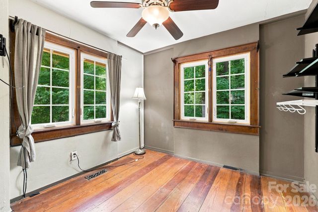 1925 Laurel Park Highway, Hendersonville, NC 28739