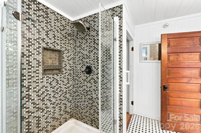 1925 Laurel Park Highway, Hendersonville, NC 28739