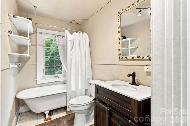 1925 Laurel Park Highway, Hendersonville, NC 28739