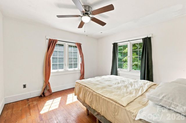 1925 Laurel Park Highway, Hendersonville, NC 28739