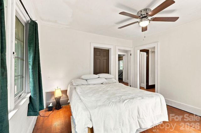 1925 Laurel Park Highway, Hendersonville, NC 28739