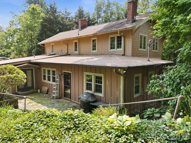 1925 Laurel Park Highway, Hendersonville, NC 28739