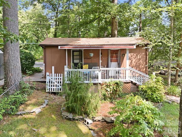 1925 Laurel Park Highway, Hendersonville, NC 28739