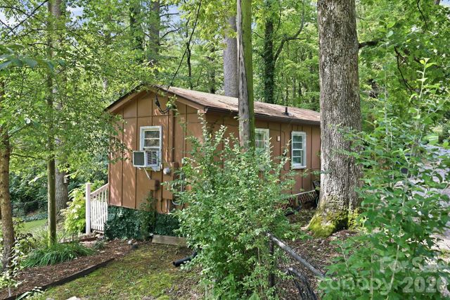 1925 Laurel Park Highway, Hendersonville, NC 28739