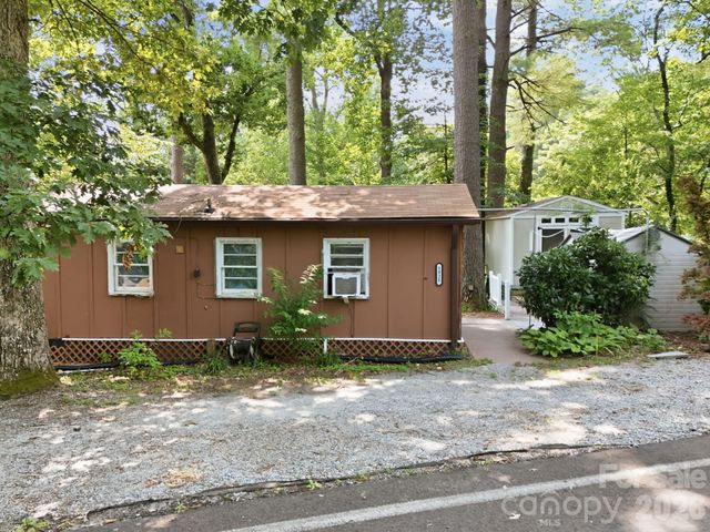 1925 Laurel Park Highway, Hendersonville, NC 28739