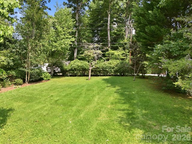 1925 Laurel Park Highway, Hendersonville, NC 28739