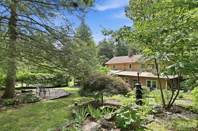 1925 Laurel Park Highway, Hendersonville, NC 28739