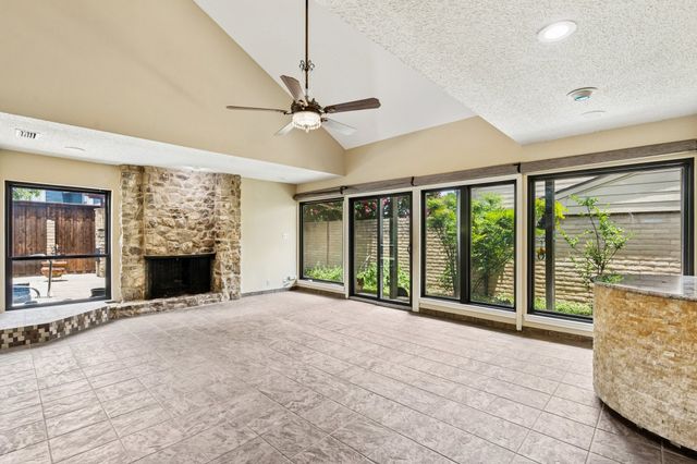 601 W Northgate Drive, Irving, TX 75062
