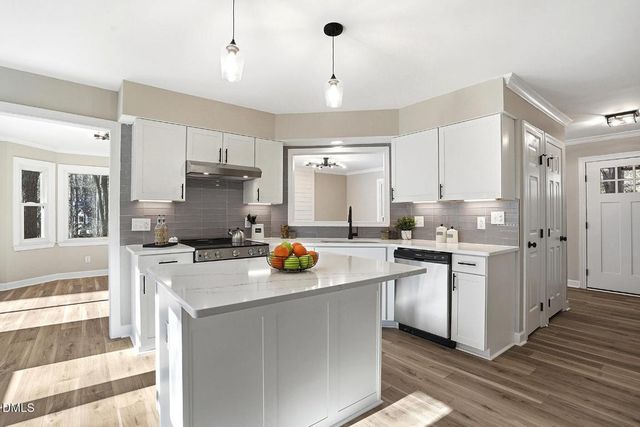 2600 New Oxford Drive, Apex, NC 27539