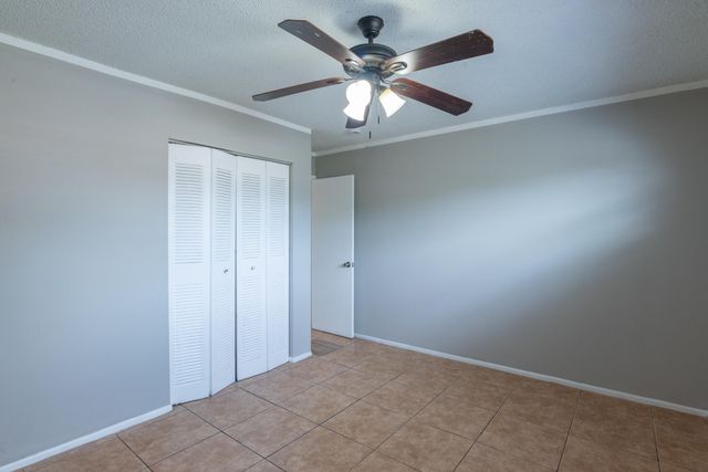 1218 Giller Avenue, Mangonia Park, FL 33407