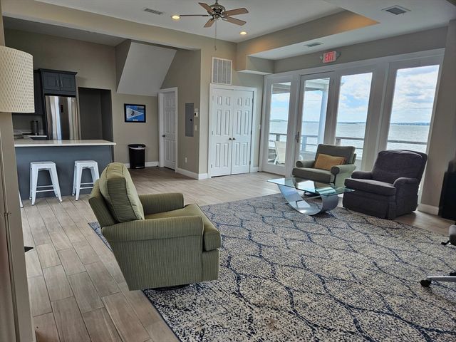 19 Marina 19, Hull, MA 02045