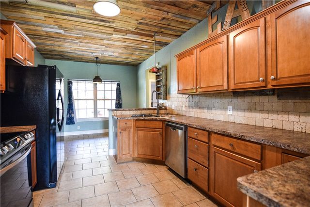 1905 Countryside Lane, Rogers, AR 72758