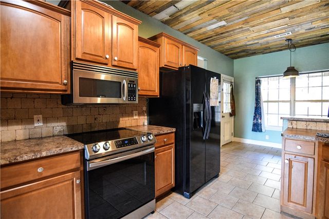 1905 Countryside Lane, Rogers, AR 72758