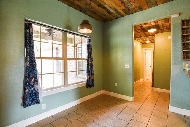 1905 Countryside Lane, Rogers, AR 72758