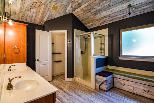 1905 Countryside Lane, Rogers, AR 72758