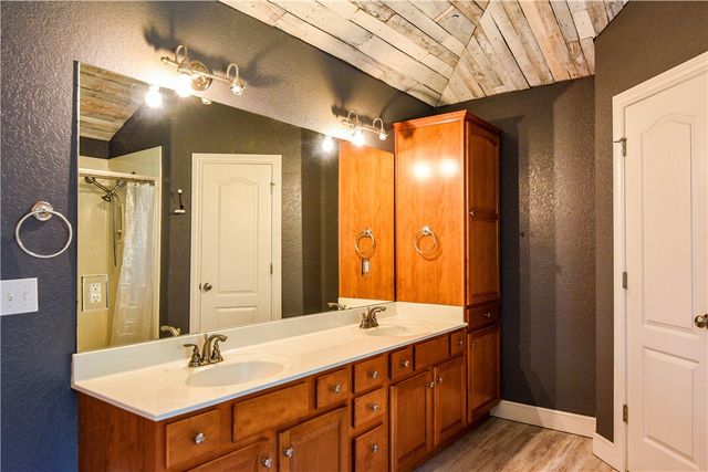 1905 Countryside Lane, Rogers, AR 72758