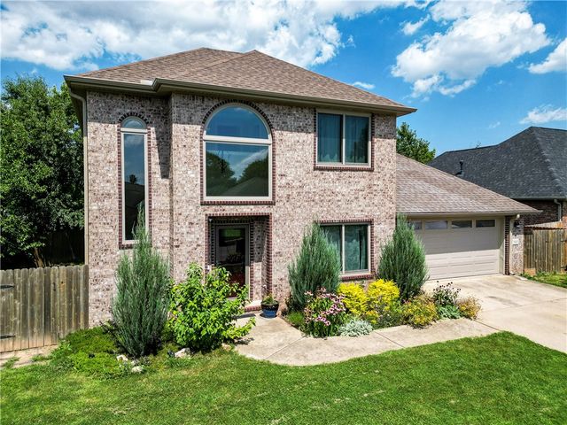 1905 Countryside Lane, Rogers, AR 72758