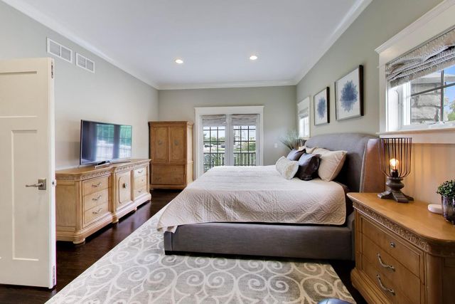 5608 N FAIRVIEW Avenue, Chicago, IL 60631