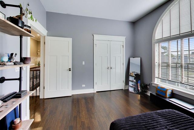 5608 N FAIRVIEW Avenue, Chicago, IL 60631