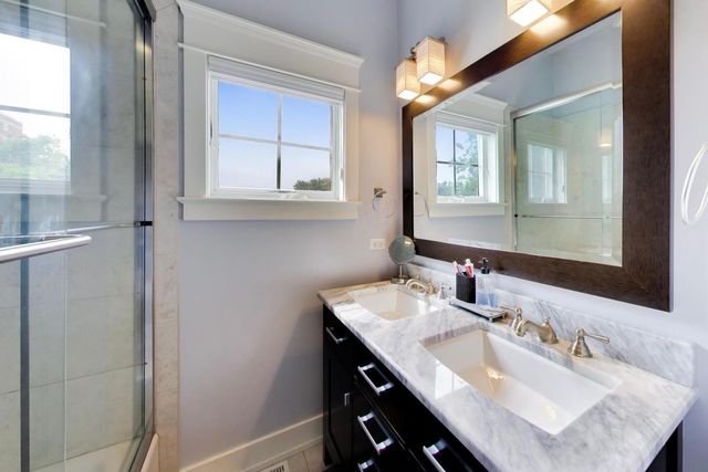 5608 N FAIRVIEW Avenue, Chicago, IL 60631