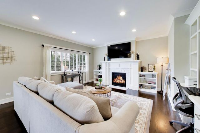 5608 N FAIRVIEW Avenue, Chicago, IL 60631