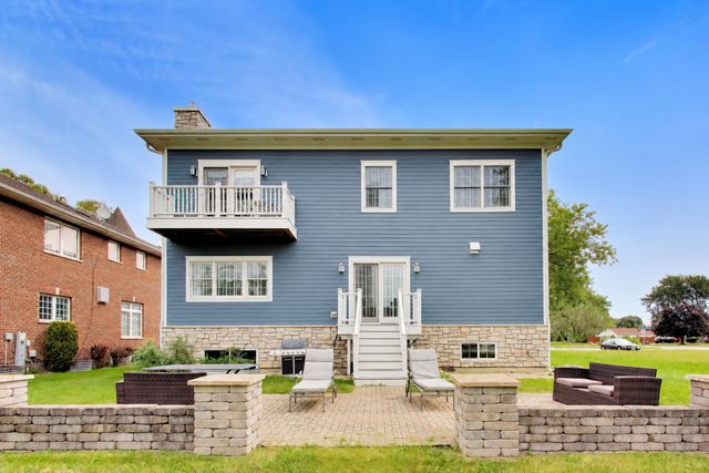 5608 N FAIRVIEW Avenue, Chicago, IL 60631
