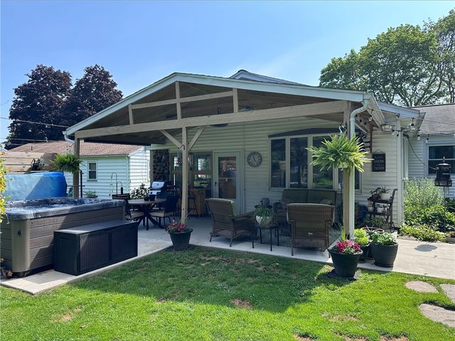 23 Barcrest Drive, Greece, NY 14416