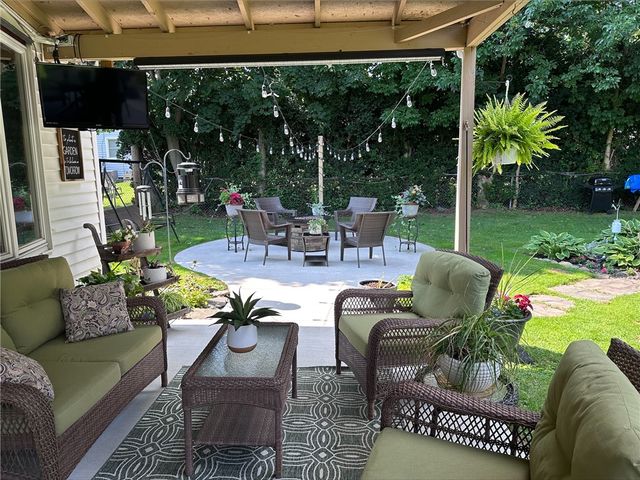 23 Barcrest Drive, Greece, NY 14416