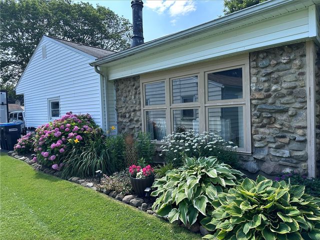 23 Barcrest Drive, Greece, NY 14416