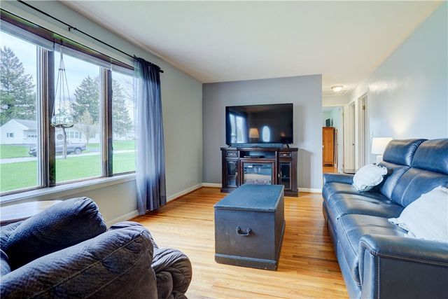 23 Barcrest Drive, Greece, NY 14416